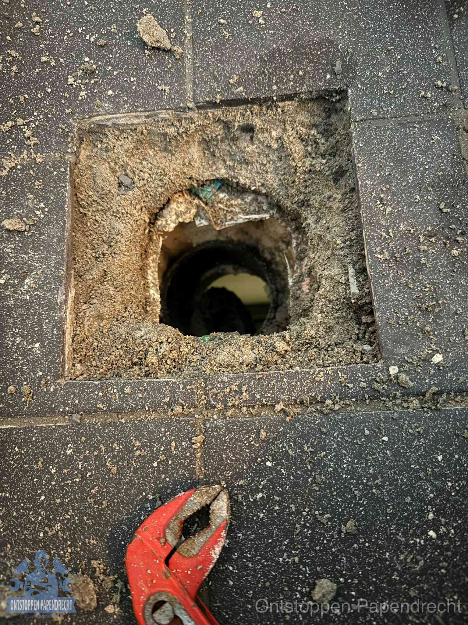 Rioolputje erfgrens eigendom in Papendrecht