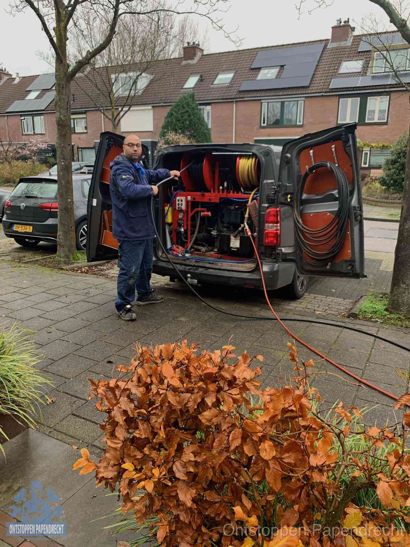 Rioolservice in de wijk in Papendrecht